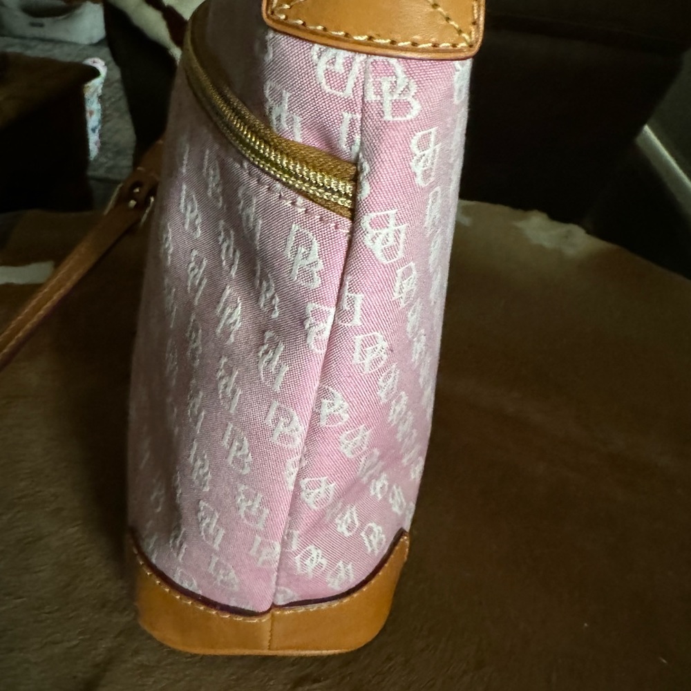 New Dooney & Bourke Pink Purse - Picture 3 of 7